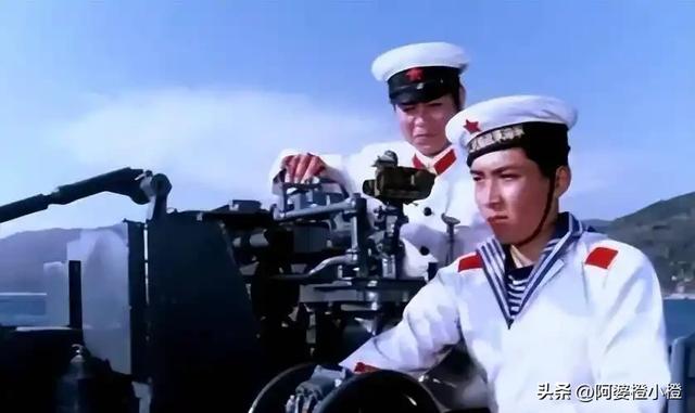 2025年内娱最大的笑话,就是唐国强都一把年纪了,还要四处奔波