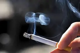 戒烟时身体出现这些不适感，正常？提醒老烟枪：别慌，这是好现象图片