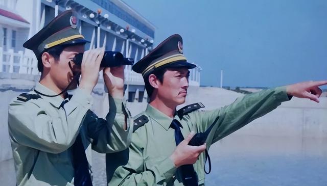 1999年我军一少将部长参加聚餐，引起公安怀疑，逮捕后被判刑