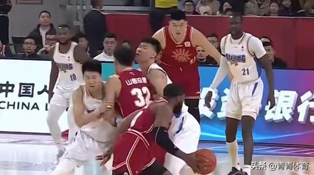 1分险胜！87-86绝杀复仇，北京男篮五人上双，赛场火爆