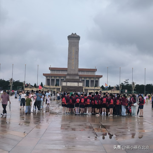 7月24日周日，北京天安门广场上发生的真人真事，大家一起看看吧