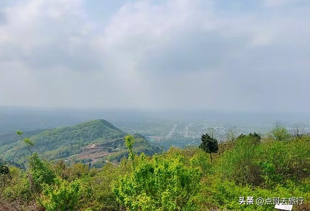 成都近郊，超级冷门徒步，山野藏流传已久的石屋，地铁公交直达！