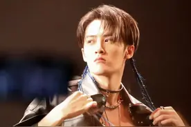 长得玉树临风，却输在“个子矮”上，这4位男星的身高太不懂事了图片