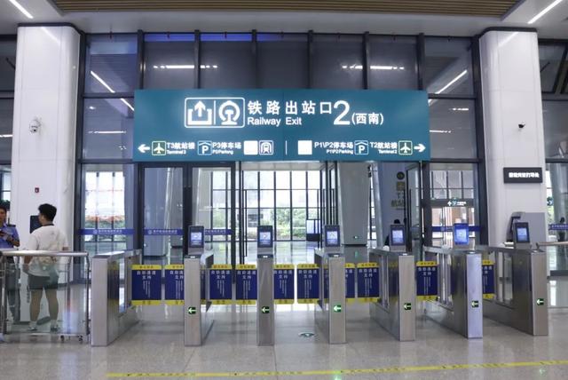 南宁市区至吴圩机场，16分钟足矣！进出站指南来了~