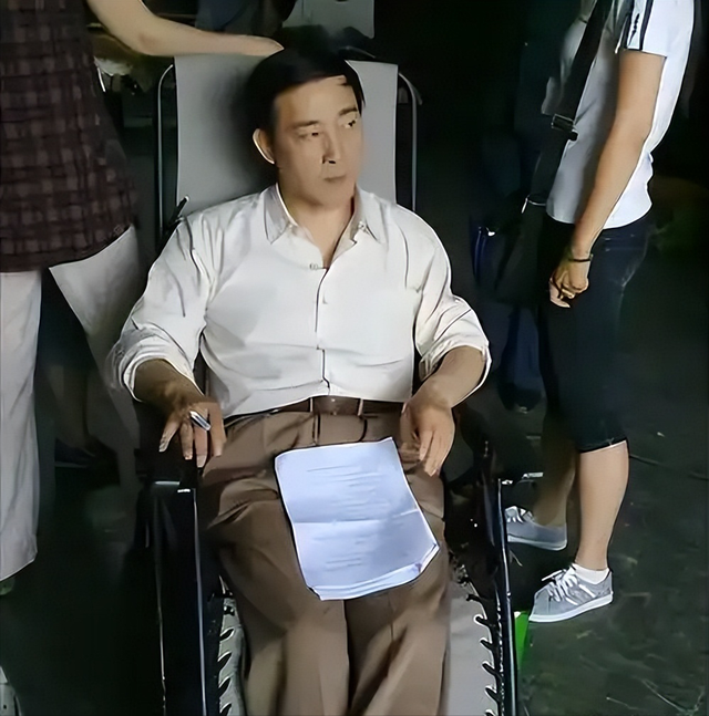 大家熟悉的他早已逝世，一天吃几十片止痛药，去世半年公众才知道