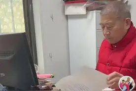 天赐71岁母亲生病卧床，儿女都不管，老黄边工作边照顾妻子显疲劳图片
