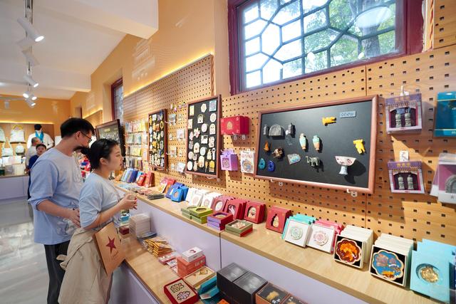 宛平城里的“文化微旅行” “北京文创”集合店浓缩古都魅力