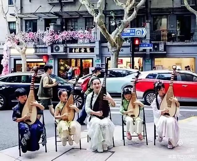 叮！你有一份上海秋日漫步地图待解锁→