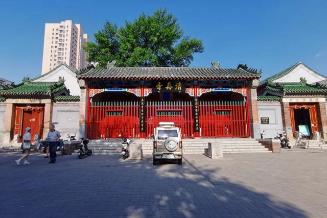 与众不同的天津，去津门故里泡相声茶馆，到狮子林桥看大爷跳水