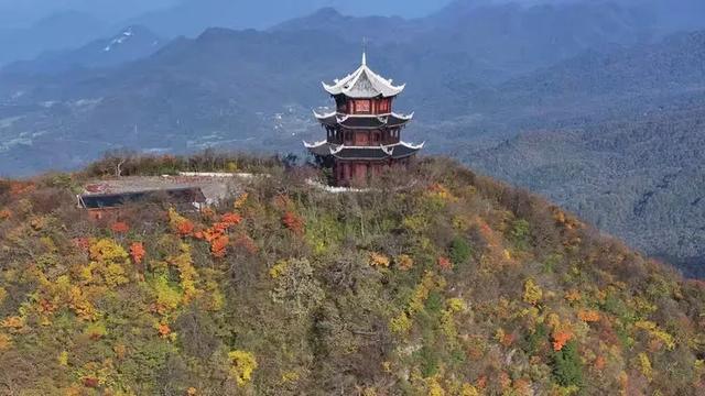 龙头山秋韵：层林尽染的摄影秘境