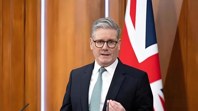 约定时间已到？中方回应话中有话，访华这件事，斯塔默急不来