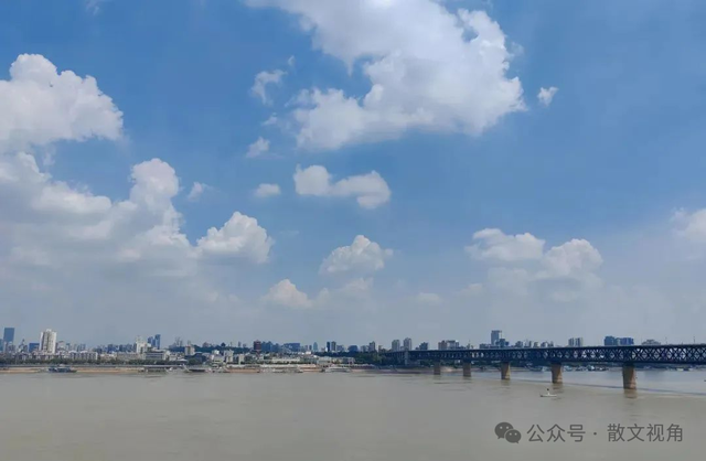 没有历史就造一段历史