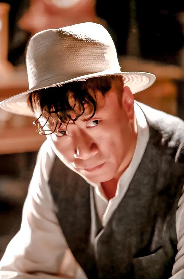 全家移民澳洲传闻真相大白1年，孙红雷近况曝光，一点都不意外