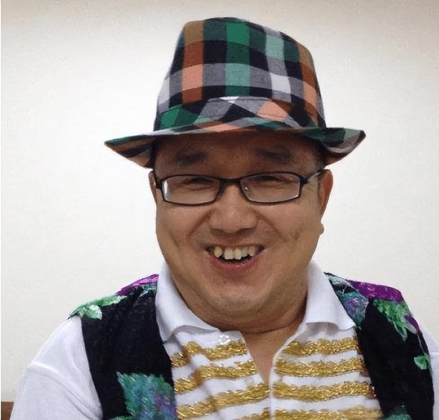 二婚娶丫蛋为妻，俩人相差十多岁，句号为当初的选择承担了责任