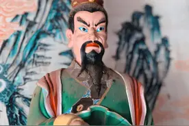 李世民连“杀到长安”的颉利可汗都赦免，为何非杀单雄信？图片