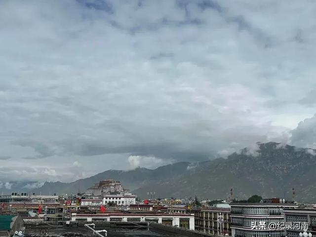 在朋友圈的一方小小天地里，那神秘而圣洁的雪域高原——西藏