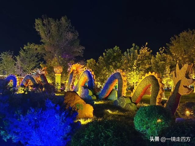入夜，通化2021年打造的佟佳江旅游度假区灯光亮起，如梦似幻