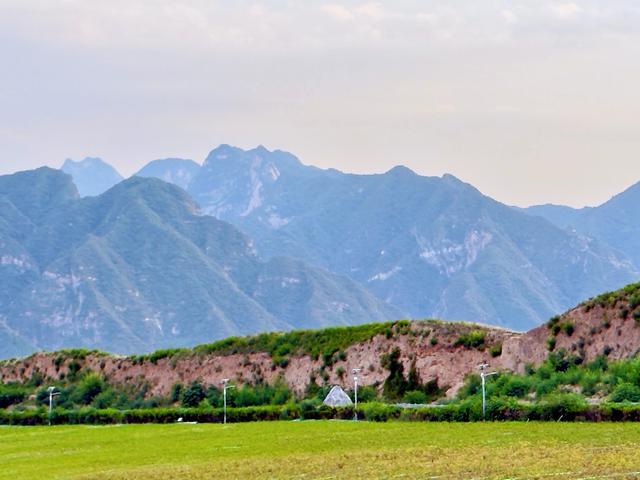 华山脚下（华阴市一河两岸生态廊道）