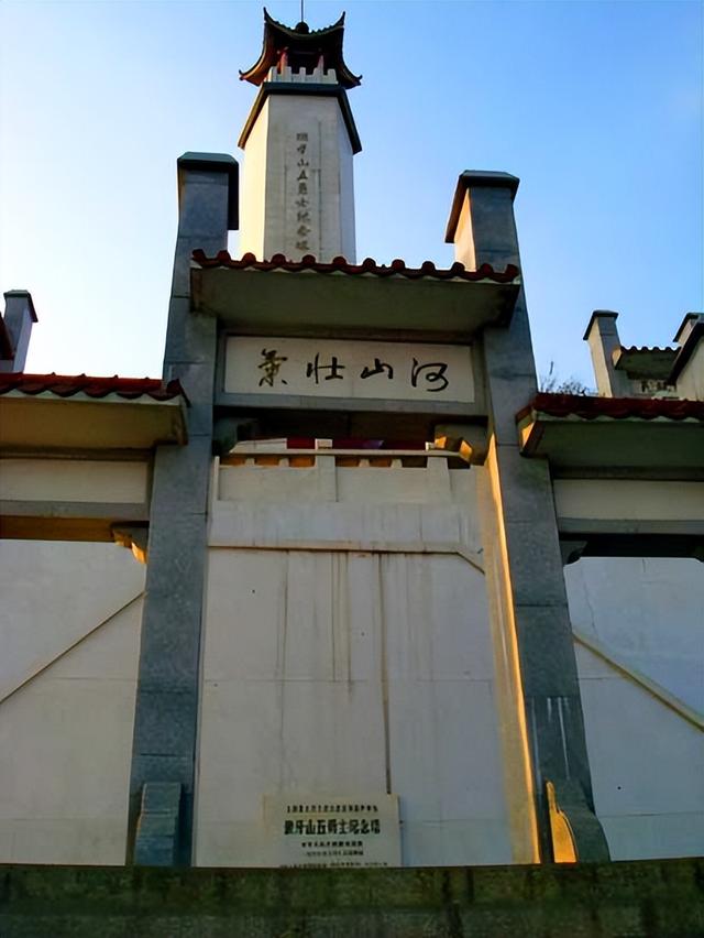 河北旅游：敬仰五壮士 两登狼牙山纪行（图）