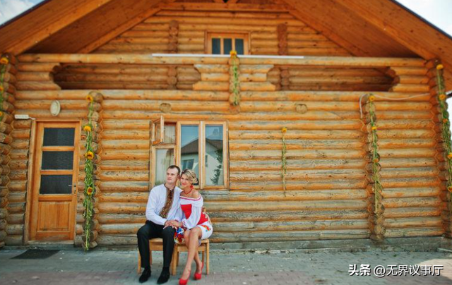 美国夫妻乡间木屋离网生活，熬过冬季与寂寞，陪伴母亲时间自由