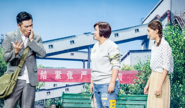 “消失”一年后，43岁的贾玲官宣喜讯，全网恭喜，终于等到这一天