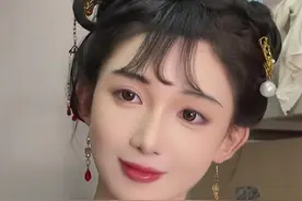 女大学生“胡导胡演”《红楼梦》，网友：这比胡玫导演得还高级图片