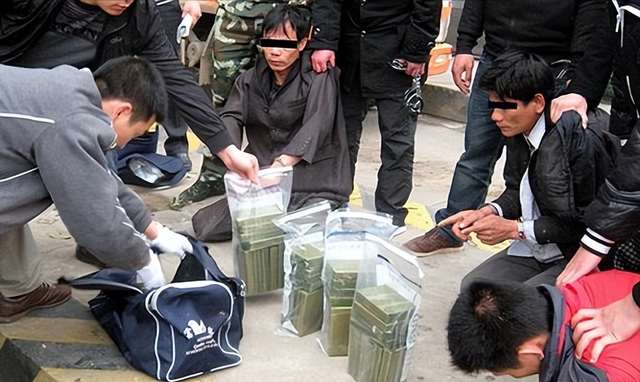 鲜为人知的中越边境：数百公里的铁丝网，这下越南人看了都老实了