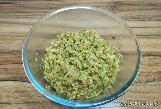 11月7立冬，老传统吃饺子	，提醒：3馅不上桌，福气不进门，正当季