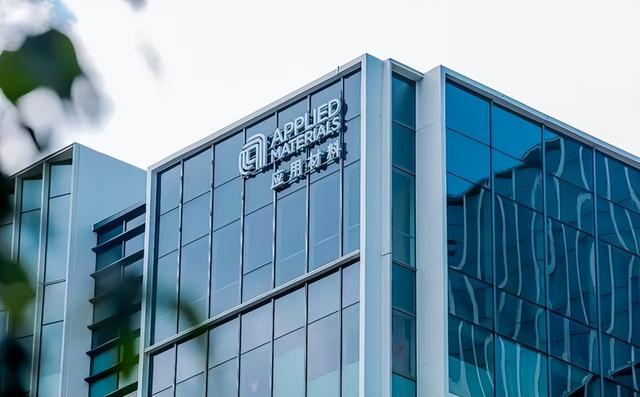 美国经济专家：中国囤积了大量进口设备，把美国政客耍的团团转