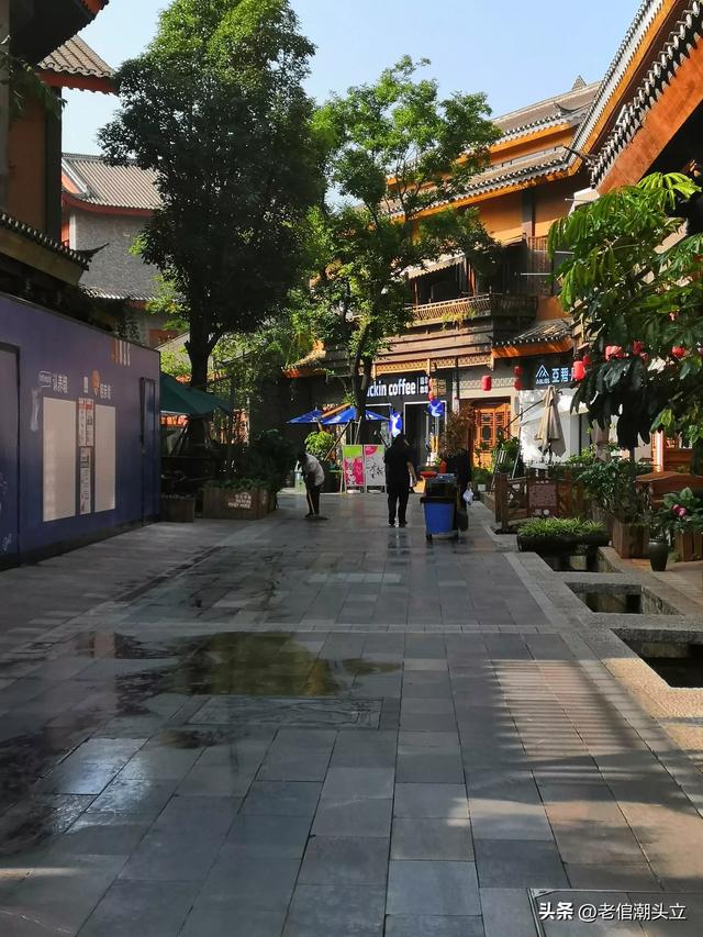 冬天的早上 晒着太阳从大观楼徒步到西山茶马花街 是什么样的感受?