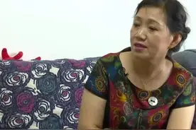 44岁漂亮女子风韵犹存，被42岁男子秒相中，男子：啥要求我都答应图片