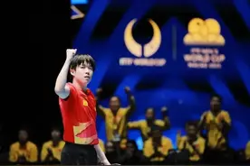 国乒新情报:国乒抵蓉集训，王楠老公声援刘国梁 杨毅称王涛是旗帜图片