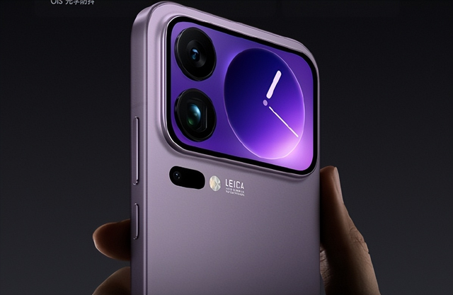 一晚卖断货！小米抄苹果作业，iPhone17 的 “灵魂配件” 被小米抢了
