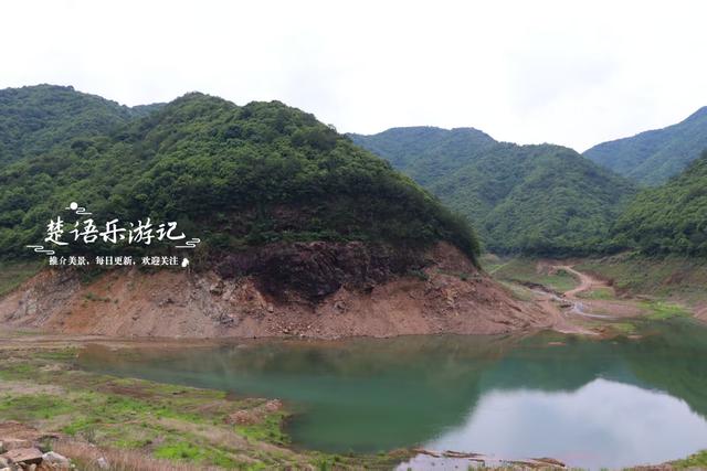 宁波奉化的网红乡村，门前清溪与4个水库连成玩水线，值得游玩
