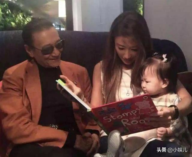 王菲也没想到，自己宝贝11年的男友谢霆锋，居然是个“扶妹魔”