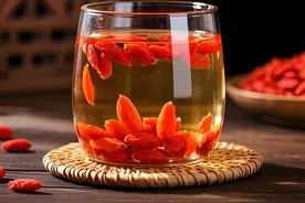 枸杞泡酒配方大公开！搭配这几样，滋补效果翻倍，口感惊艳！图片