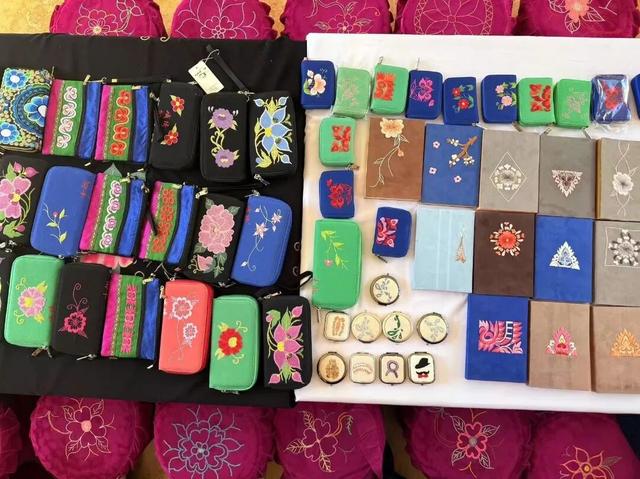 新春“趣”游玉溪丨峨山摆依寨：以山为枕，以绣为伴