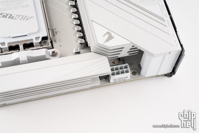 赛博鱼缸，技嘉 冰雕 B850M + 影驰 5080 金属大师 + COOJ Z18 装机