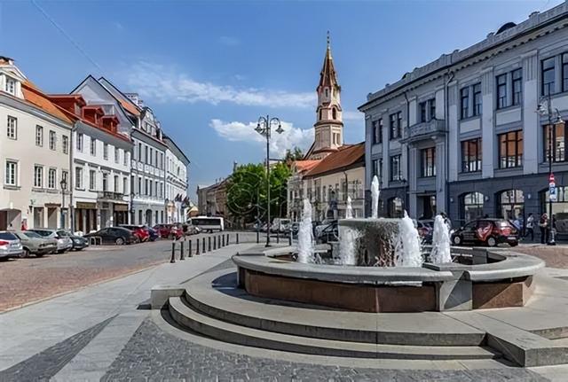 立陶宛为啥被称为“欧洲淫窟”？一起去瞧瞧这个可悲的中欧小国