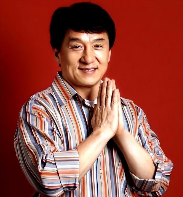 官媒对成龙的称呼变了，三字之差释放强烈信号，王晶的话有人信了