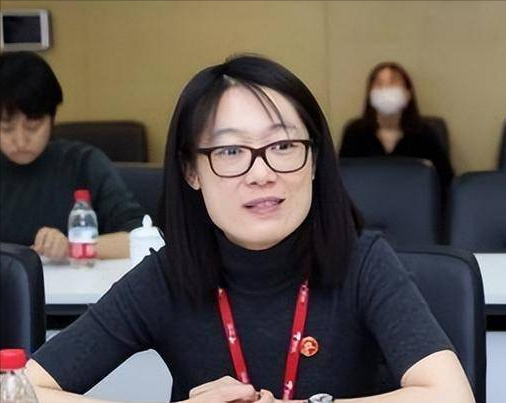 刘强东美女助理：出身普通，却深得刘强东信任，名下400多家公司