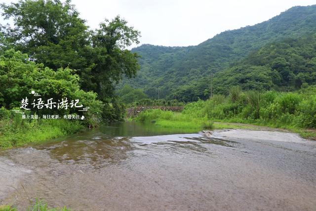 宁波奉化的网红乡村，门前清溪与4个水库连成玩水线，值得游玩