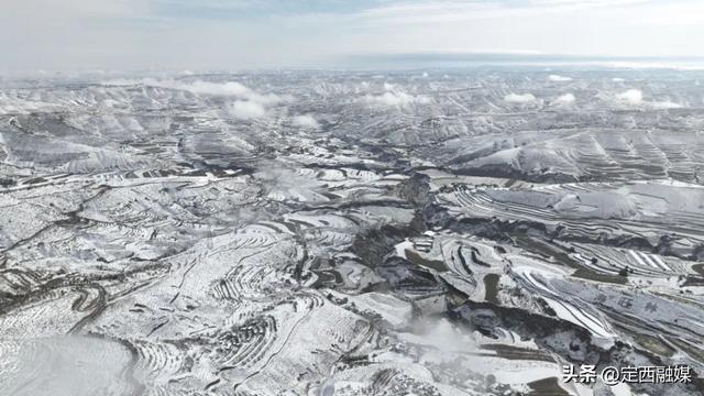 图说定西｜初雪映梯田