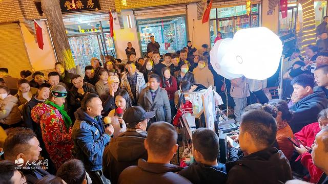 哇塞！天水秦州青年北路“黄金大道”文旅周嗨翻啦，速来打卡！