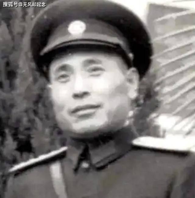 他带八个团加入八路军，1955年仅授大校，去世后百位将军为他送行