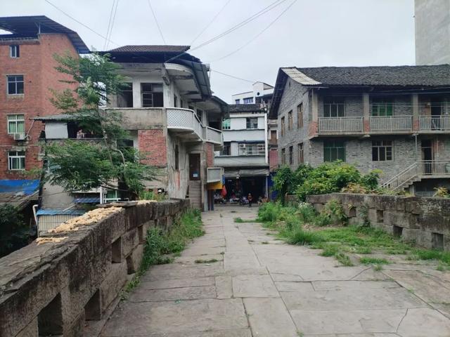 龙滩河上古桥跨，望溪广兴边界场