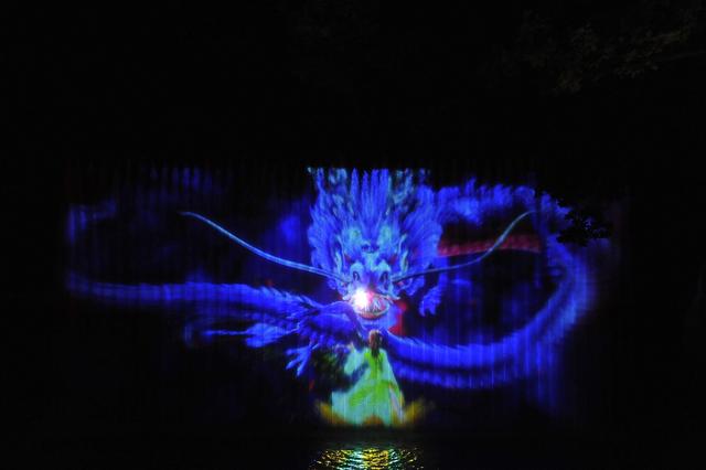 “好运莲莲 千山奇妙夜”水幕光影夜游璀璨启幕