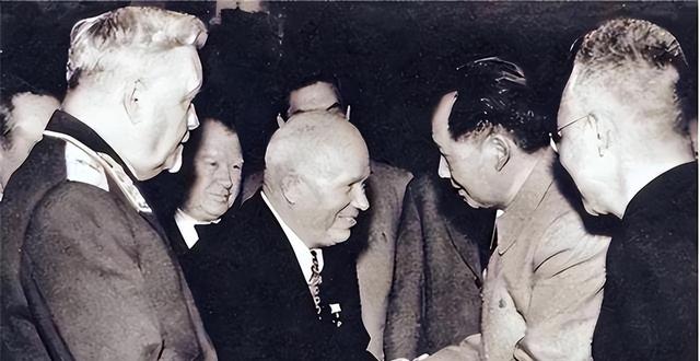 俄乌打到现在，让人越发佩服毛主席，他69年前对苏联的建议真高明