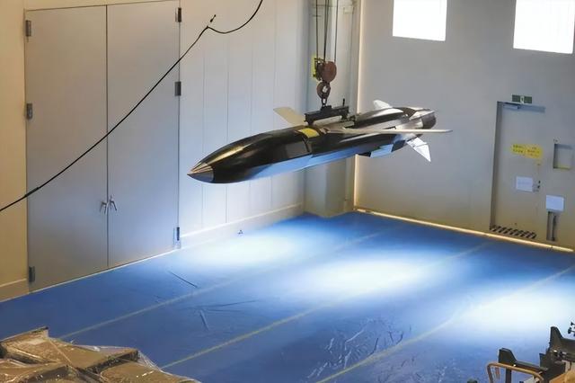 日本负债率263%仍砸9万亿扩军！撕破和平伪装，野心藏不住了