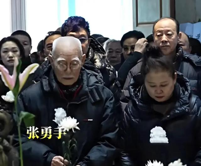 陶玉玲追悼仪式!众老戏骨现身 89岁李明启痛哭 张光北透露住院细节